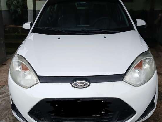 FORD-FIESTA-1.6 ROCAM SE SEDAN 8V FLEX 4P MANUAL FORD-FIESTA-2013