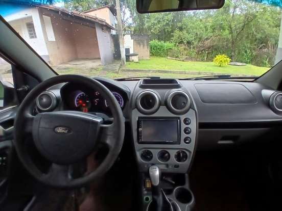 FORD-FIESTA-2013