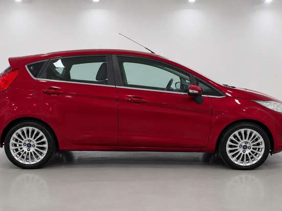 FORD-FIESTA-1.6 TITANIUM HATCH 16V FLEX 4P POWERSHIFT FORD-FIESTA-2016