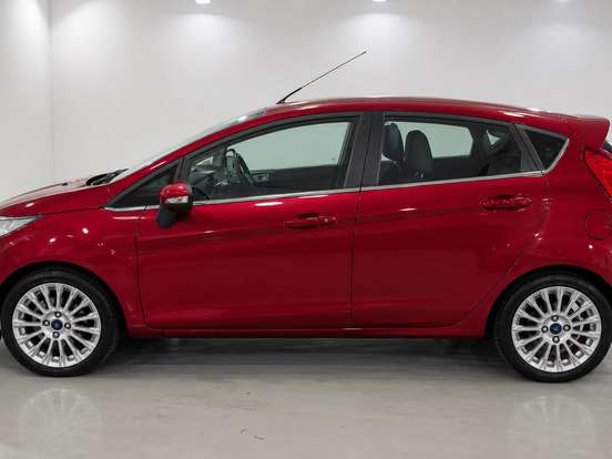 FORD-FIESTA-1.6 TITANIUM HATCH 16V FLEX 4P POWERSHIFT FORD-FIESTA-2016