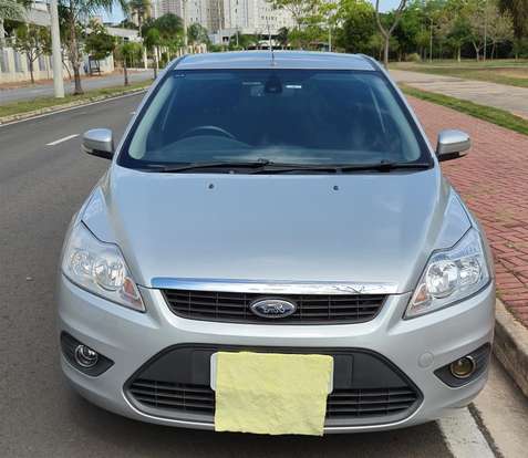 FORD-FOCUS-2012