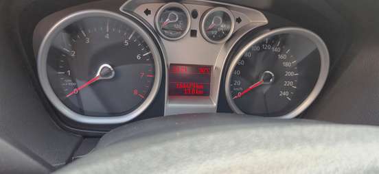 FORD-FOCUS-2012