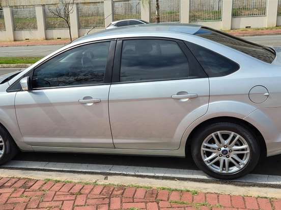 FORD-FOCUS-2.0 GLX SEDAN 16V FLEX 4P MANUAL FORD-FOCUS-2012