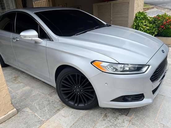 FORD-FUSION-2014