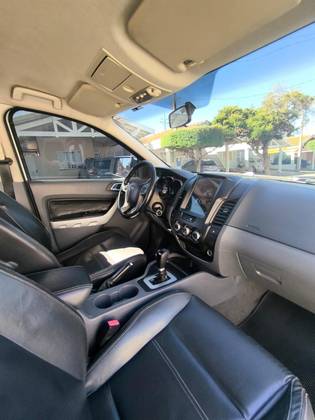 FORD RANGER 3.2 XLT 4X4 CD 20V DIESEL 4P AUTOMÁTICO