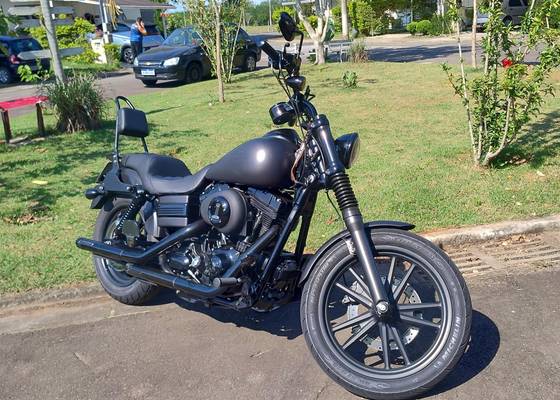 HARLEY-DAVIDSON DYNA SUPER GLIDE 