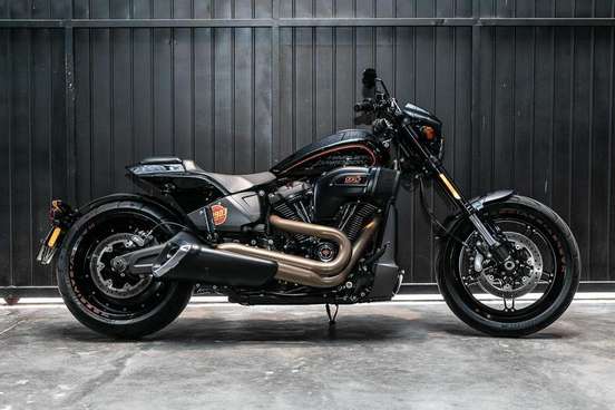 HARLEY-DAVIDSON-SOFTAIL FXDR 114-2019