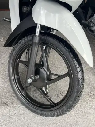 HONDA-BIZ 125 ES-2027