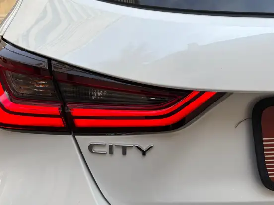 HONDA-CITY-1.5 i-VTEC FLEX HATCH TOURING CVT HONDA-CITY-2023
