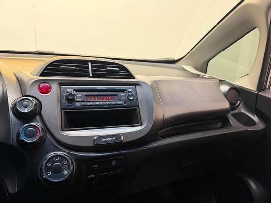 HONDA-FIT-2009