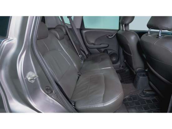 HONDA-FIT-2010