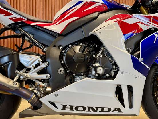 HONDA-CBR 1000RR-R FIREBLADE SP HONDA-CBR 1000RR-R FIREBLADE SP-2023