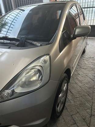 HONDA-FIT-2010