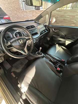 HONDA-FIT-2010