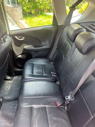 HONDA-FIT-2010