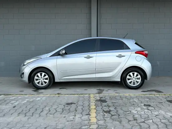 HYUNDAI-HB20-2015