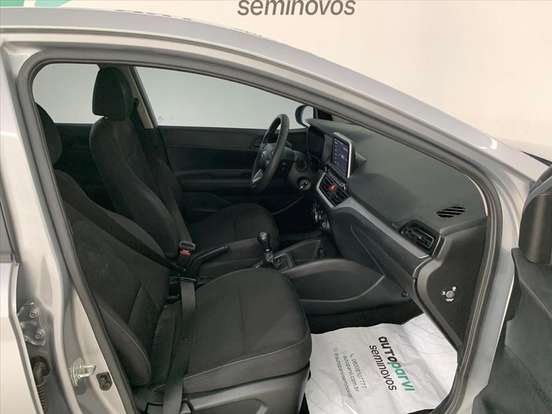 HYUNDAI-HB20-2023