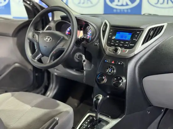HYUNDAI-HB20S-2015