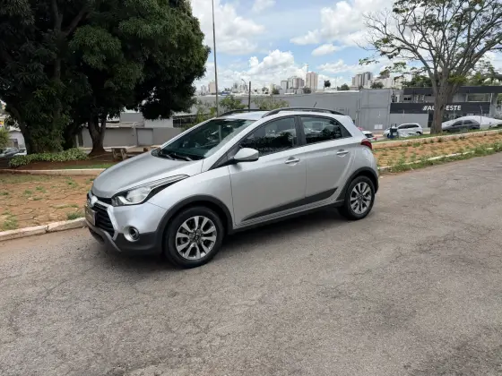 HYUNDAI HB20X 1.6 16V STYLE FLEX 4P AUTOMÁTICO