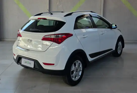 HYUNDAI-HB20X-2014