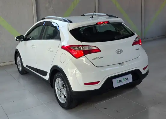 HYUNDAI-HB20X-2014