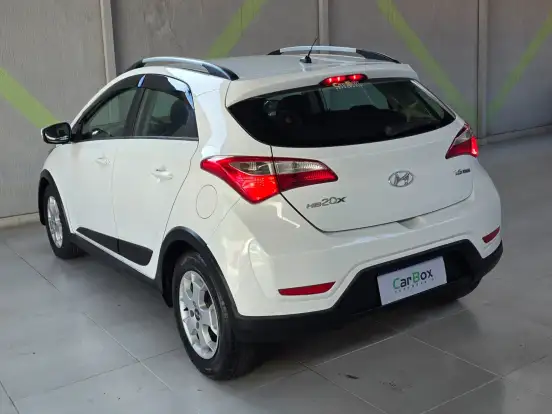 HYUNDAI-HB20X-1.6 16V STYLE FLEX 4P MANUAL HYUNDAI-HB20X-2014