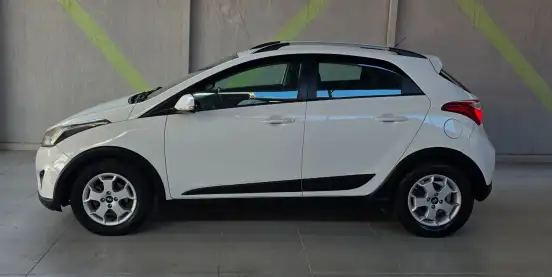 HYUNDAI-HB20X-2014