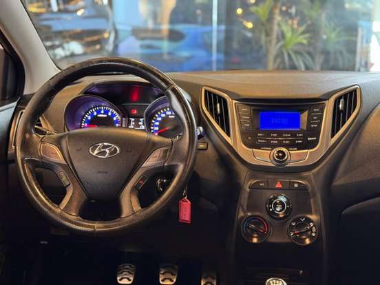 HYUNDAI-HB20X-2014