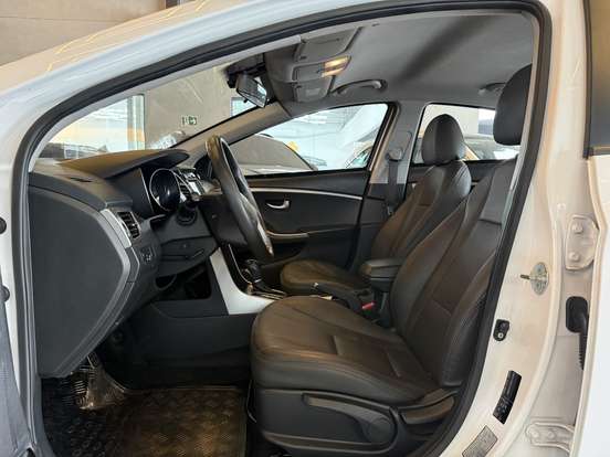 HYUNDAI-I30-1.8 MPI 16V GASOLINA 4P AUTOMATICO HYUNDAI-I30-2013