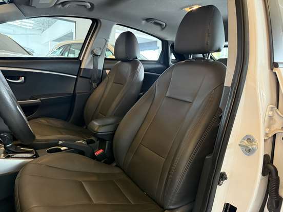 HYUNDAI-I30-1.8 MPI 16V GASOLINA 4P AUTOMATICO HYUNDAI-I30-2013