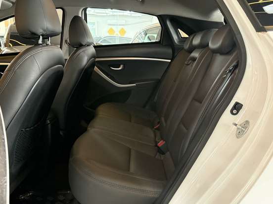 HYUNDAI-I30-1.8 MPI 16V GASOLINA 4P AUTOMATICO HYUNDAI-I30-2013