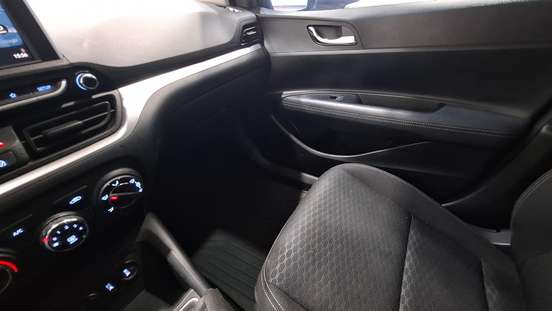 HYUNDAI-HB20-2021