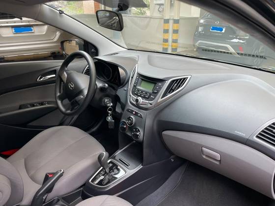 HYUNDAI HB20S 1.6 COMFORT PLUS 16V FLEX 4P AUTOMÁTICO