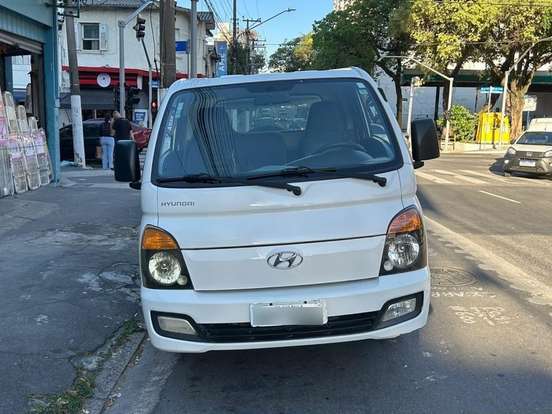HYUNDAI-HR-2.5 LONGO SEM CAÇAMBA 4X2 16V 130CV TURBO INTERCOOLER DIESEL 2P MANUAL HYUNDAI-HR-2015