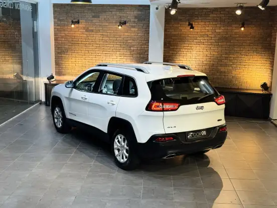 JEEP-CHEROKEE-3.2 LONGITUDE 4X4 V6 24V GASOLINA 4P AUTOMÁTICO JEEP-CHEROKEE-2014