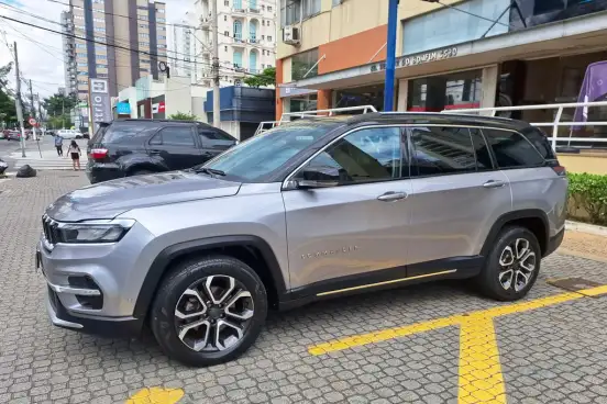 JEEP-COMMANDER-2023