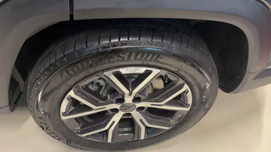 JEEP-COMMANDER-2025