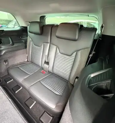JEEP-COMMANDER-2023