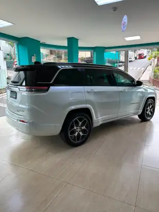 JEEP-COMMANDER-2024