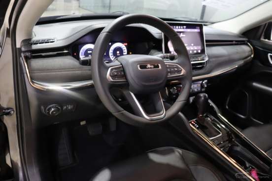 JEEP-COMMANDER-2022