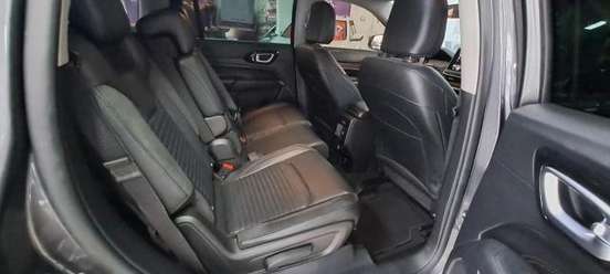 JEEP-COMMANDER-2023