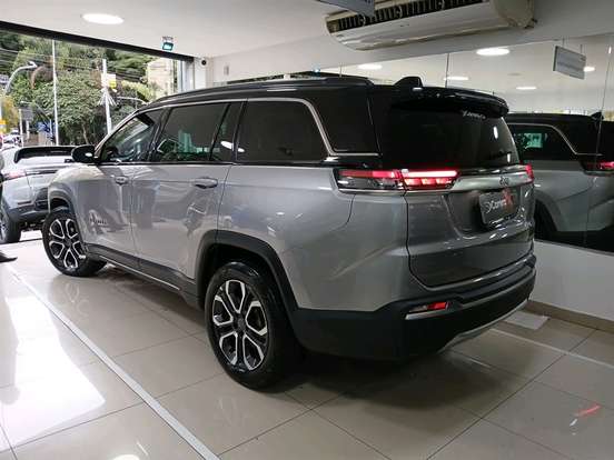 JEEP-COMMANDER-2023
