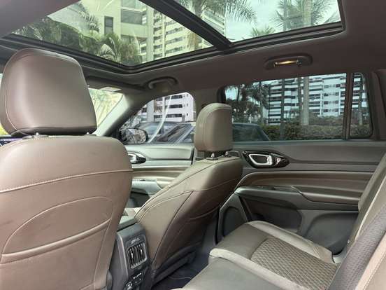 JEEP-COMMANDER-2025
