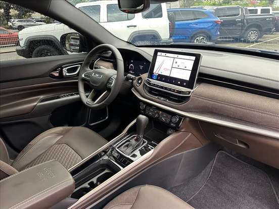 JEEP-COMMANDER-2025