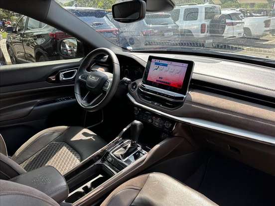 JEEP-COMMANDER-2024