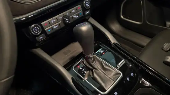 JEEP-COMMANDER-2024