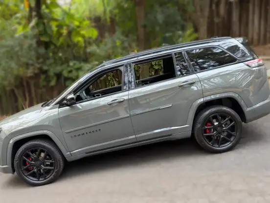JEEP-COMMANDER-2.0 HURRICANE 4 TURBO GASOLINA BLACKHAWK AT9 JEEP-COMMANDER-2024