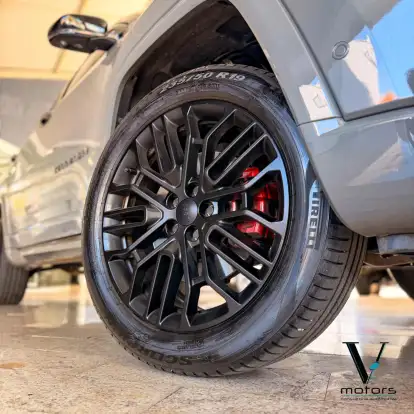 JEEP-COMMANDER-2.0 HURRICANE 4 TURBO GASOLINA BLACKHAWK AT9 JEEP-COMMANDER-2025