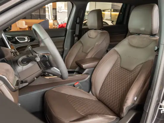 JEEP-COMMANDER-2.0 HURRICANE 4 TURBO GASOLINA OVERLAND AT9 JEEP-COMMANDER-2025