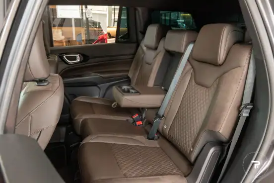 JEEP-COMMANDER-2025
